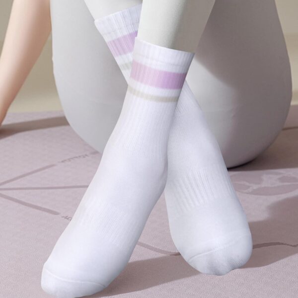 YUEDGE Yoga Pilates Socks for Women, Cushioned Grip Socks Non Slip Crew Workout Training Athletic Socks, 3 Pairs