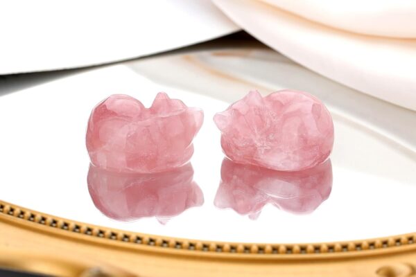 QINJIEJIE Rose Quartz Cat Decor Pink Gift Crystals Sleeping Cat Statue Stone Figurine Carved Polished Gemstones Decors Office Room Home Desk Lucky Healing Valentines Decoration for Women Cat Lover