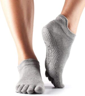 toesox Low Rise Full Toe Grip Socks – Non-Slip Pilates Socks for Women and Men, Barre & Yoga Toe Socks, Anti Skid Ankle Socks