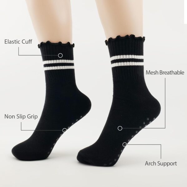 Pilates Socks with Grips for Women, 3 Pairs Grips Socks Pilates Non-slip Yoga Socks for Ballet, Dance, Workout