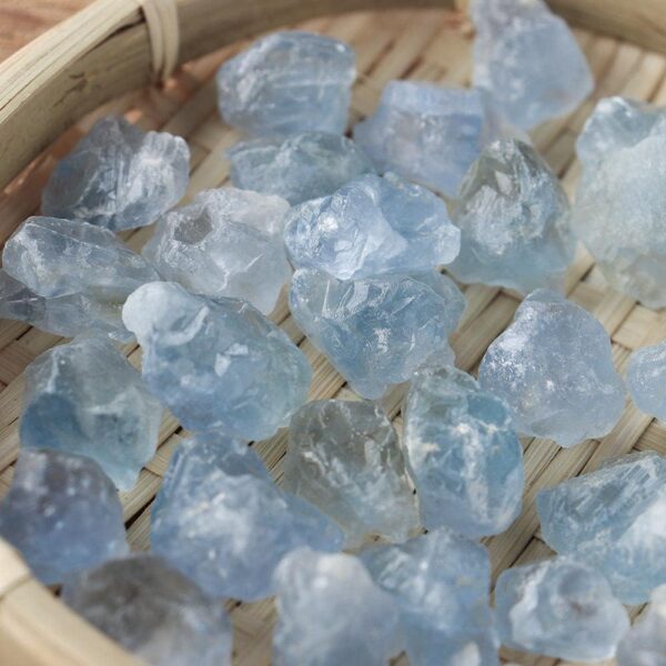 Apengshi 0.97 lb（440g) Natural Celestite About 0.59-1.18in Healing Crystal Tumbled Rough Stone Chakra Raw Stone Meditation Reiki Collection