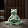 OwMell Ceramic Zen Frog Decor, Ceramic Yoga Pose Meditation Frog Staute for Home Zen Decoration - Prayer