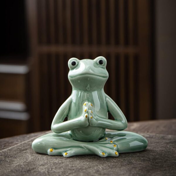 OwMell Ceramic Zen Frog Decor, Ceramic Yoga Pose Meditation Frog Staute for Home Zen Decoration - Prayer