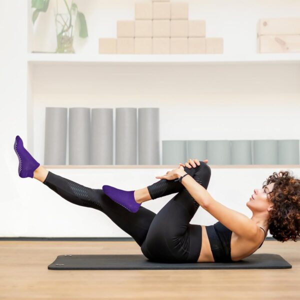 Yoga Socks with Grips for Women Non Slip Pilates Socks Anti Skid Grippy Ankle Athletic Socks 3 Pairs