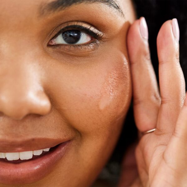 First Aid Beauty - Hydrating Serum with Hyaluronic Acid, Provides 24 Hours of Hydration, Lightweight Formula with Squalane & Colloidal Oatmeal, Safe for Sensitive Skin, 1.7 oz