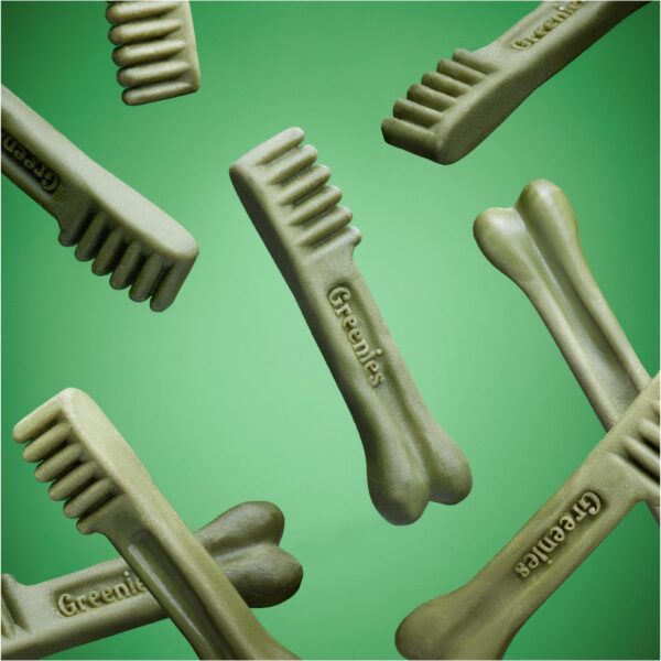 71YTk1zAo1L._AC_SL1500_.jpg Greenies Original Regular Natural Dog Dental Care Chews Oral Health Dog Treats, 36 count (Pack of 1)