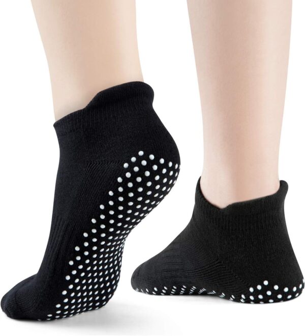 4 Pairs Non Slip Yoga Socks, Women Grips Socks for Pilates Barre Home Workout Hospital Anti Skid Socks for Men