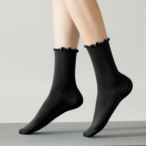 3 Pairs Pilates Socks with Grips Non Slip Ruffle Yoga Socks Grip Socks for Women
