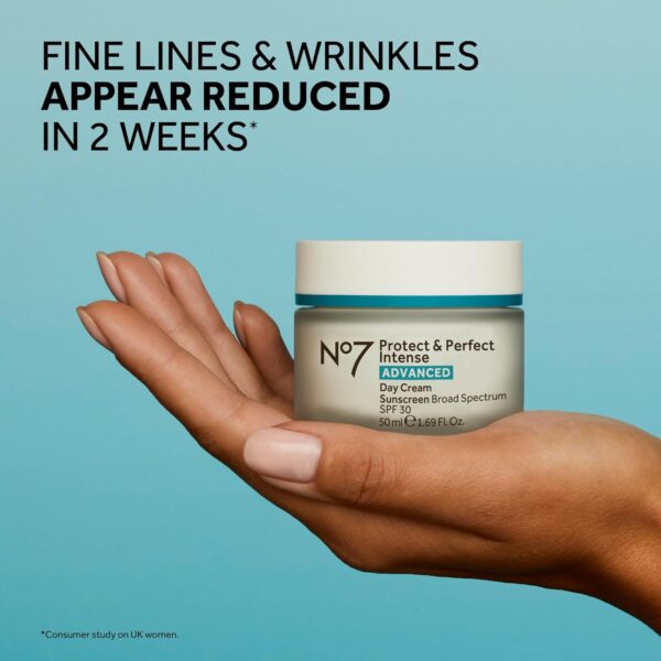 71u7Rfd0gHL._SL1500_.jpg No7 Protect & Perfect Intense Advanced Day Cream SPF 30 - Anti-Aging Facial Moisturizer with Anti-Wrinkle Technology - Hydrating Hyaluronic Acid Cream for Radiant Youthful Skin (50ml)
