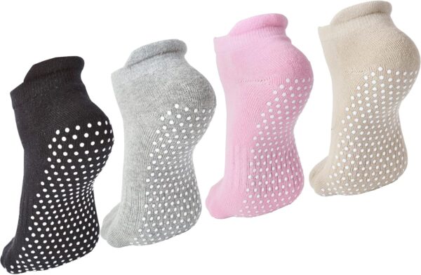4 Pairs Non Slip Yoga Socks, Women Grips Socks for Pilates Barre Home Workout Hospital Anti Skid Socks for Men