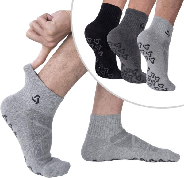 Ozaiic Non Slip Socks Grip for Yoga Home Workout Pure Barre, Pilates, Hospital, Ideal Cushion Socks for Men and Women