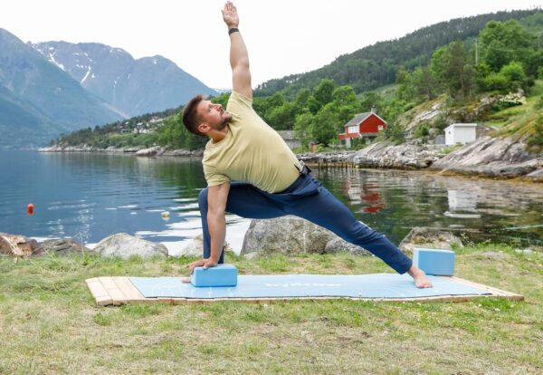 Hydrow Yoga Blocks - Supportive & Lightweight EVA Foam for Yoga, Pilates, Meditation, 9 x 6 x 4 inches, Blue