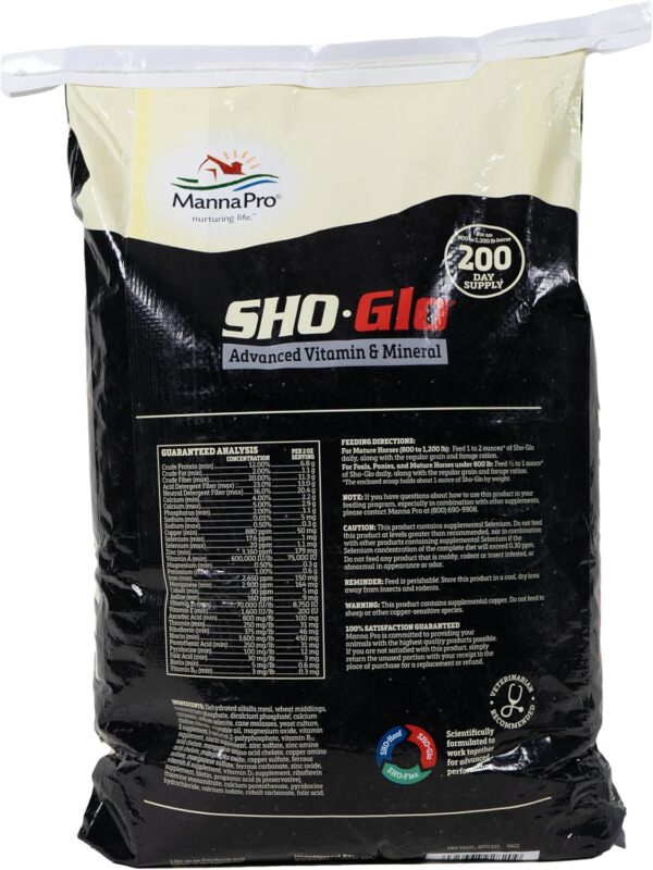 Manna Pro Sho-Glo Supplement for Horses - Complete Vitamin & Mineral Supplement for Healthy Skin & Coat - 25 Pounds