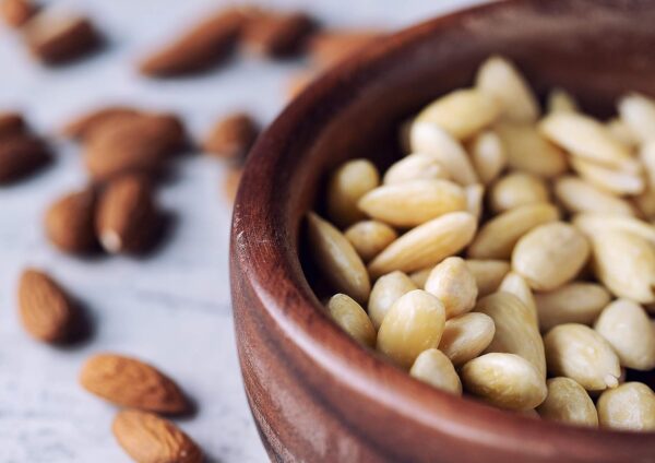 Food to Live Organic Blanched Whole Almonds, 16 Pounds - Non-GMO, Raw, Unpasteurized, Unsalted, Keto, Paleo, Kosher, Bulk, High in Protein, Dietary Fiber, Vitamin E, Manganese and Riboflavin.
