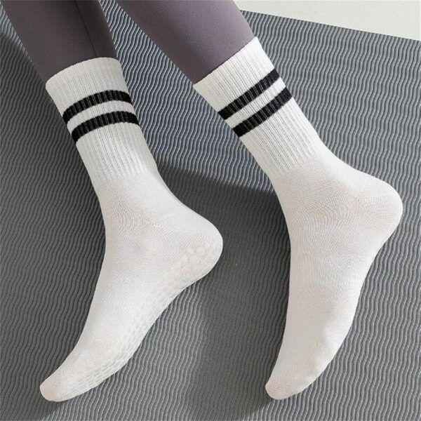 3 Pairs Pilates Grip Socks, Yoga Socks with Grips for Women, Non-Slip Socks for Workout