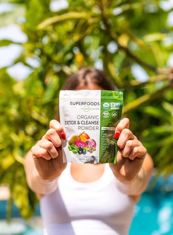 MRM Nutrition Organic Detox and Cleanse Powder | Peach Mango Flavored | Gentle Daily Detox | Superfoods | Antioxidants + Chlorophyll + Phycocyanin + Electrolytes | 15 Servings