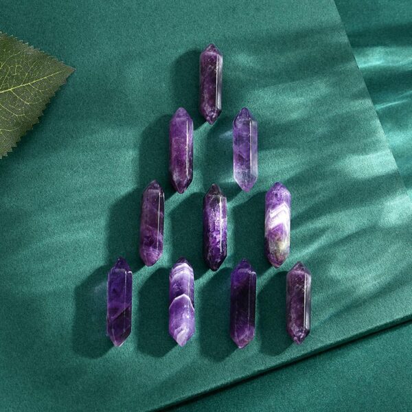 QINJIEJIE 20PCS Amethyst Crystals Wands Stones Set Healing Crystal Points Bulk Gemstones Hexagonal Polished Gems Natural Reiki Stone for Energy Balancing Meditation Witchcraft Gifts