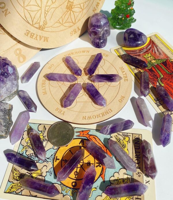 QINJIEJIE 20PCS Amethyst Crystals Wands Stones Set Healing Crystal Points Bulk Gemstones Hexagonal Polished Gems Natural Reiki Stone for Energy Balancing Meditation Witchcraft Gifts