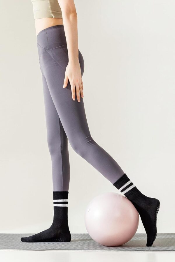 Irisbear Womens Pilates Socks with Grips Non Slip Yoga Socks Barre Gym Athletic Grippy Socks for Women