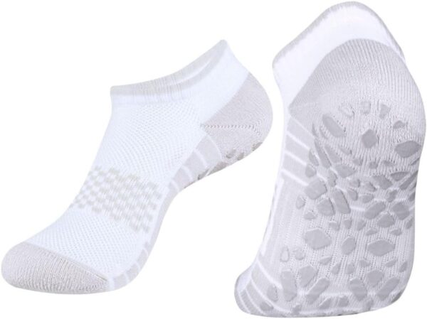 YUEDGE Yoga Pilates Socks for Women Size 6-11, Non Slip Breathable Cushioned White Cotton Ankle Grip Socks